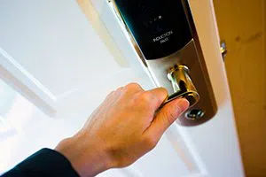 Columbus Community Locksmith Columbus, OH 614-321-2439 - 5a-lock-opening