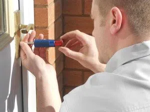 Columbus Community Locksmith Columbus, OH 614-321-2439 - 7a-Broken-Key-Extraction